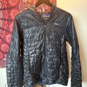 Patagonia nano puff women’s medium